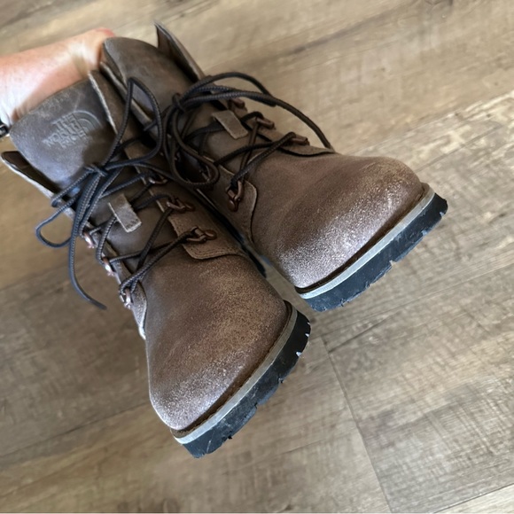 The North Face Ballard Lace Suede Boot - Picture 7 of 10